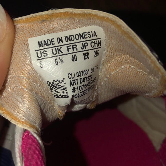 Adidas Soccer Shoes - Picture 3 of 4